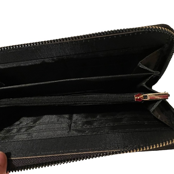 NWT XOXO Wallet Black Pebbled Faux Leather Zip Around Coin and Card Holders - Picture 5 of 5